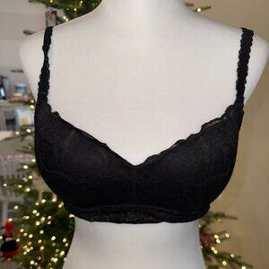 VICTORIA SECRET PINK LACE UNDERWIRE BRA SIZE LARGE - NWOT (67)